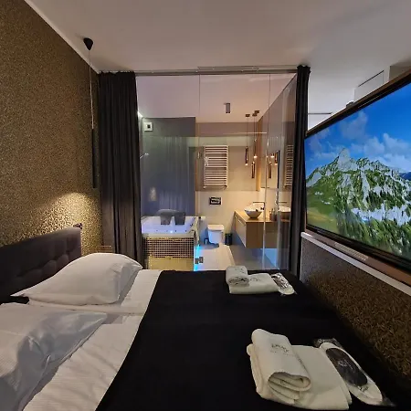 Apartamento Jacuzzi Glass-house Station *