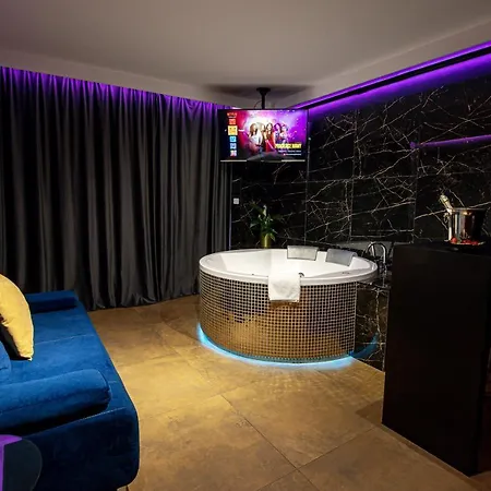 Jacuzzi Glass-house Station * Cracovie