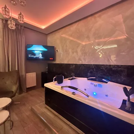 Jacuzzi Glass-house Station Apartamento Cracóvia