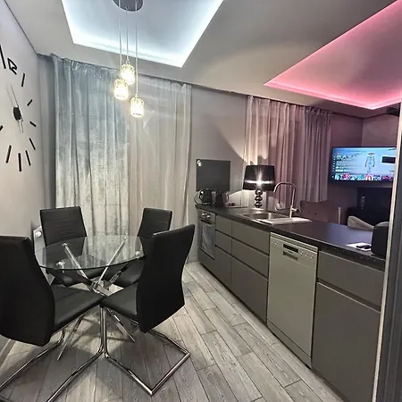 Apartamento Jacuzzi Glass-house Station Cracóvia