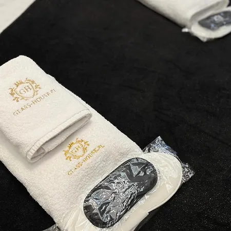 Appartement Jacuzzi Glass-house Station