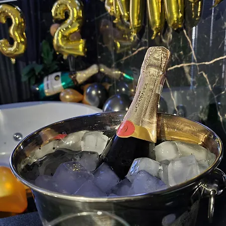 Jacuzzi Glass-house Station * Cracovie