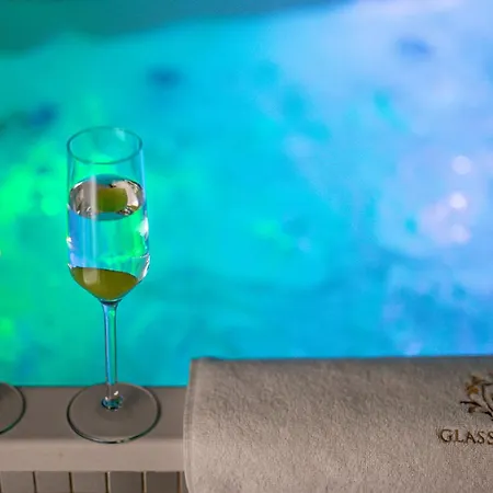 Apartamento Jacuzzi Glass-house Station *