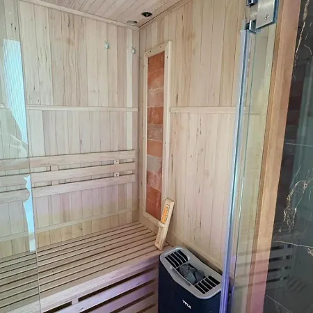 Jacuzzi Glass-house Station * Cracovie