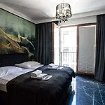 Jacuzzi Glass-house Station Apartament *