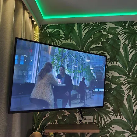 Apartment Jacuzzi Glass-house Station *