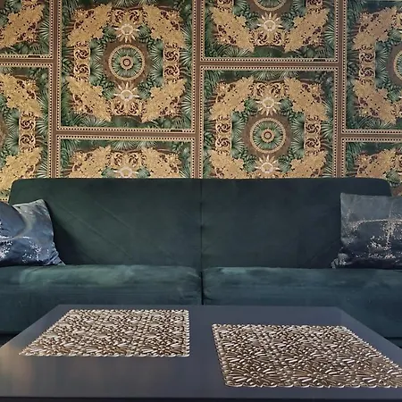 Apartment Jacuzzi Glass-house Station