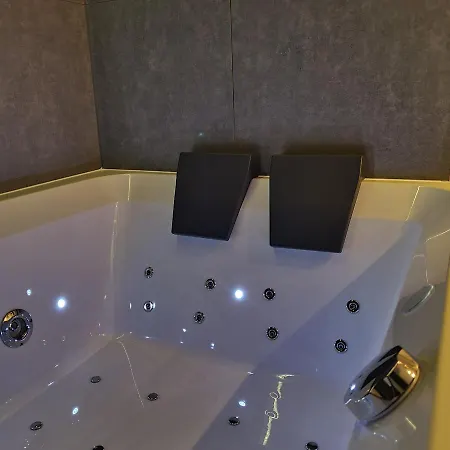Appartement Jacuzzi Glass-house Station Krakau