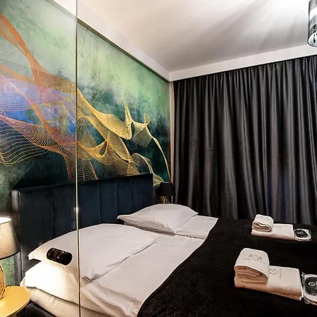 Jacuzzi Glass-house Station *