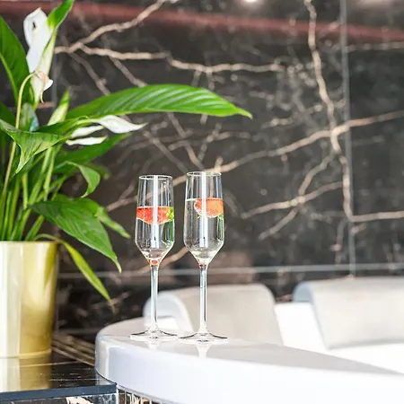 Jacuzzi Glass-house Station Krakau