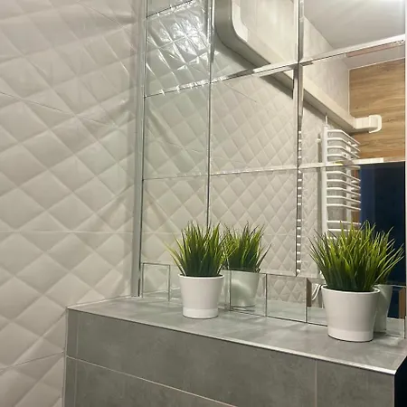 شقة Jacuzzi Glass-house Station