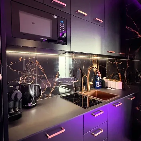 Jacuzzi Glass-house Station *