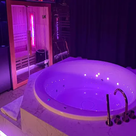 Jacuzzi Glass-house Station Διαμέρισμα *