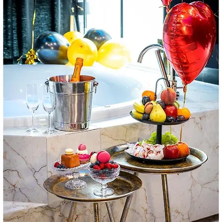 Jacuzzi Glass-house Station Krakow