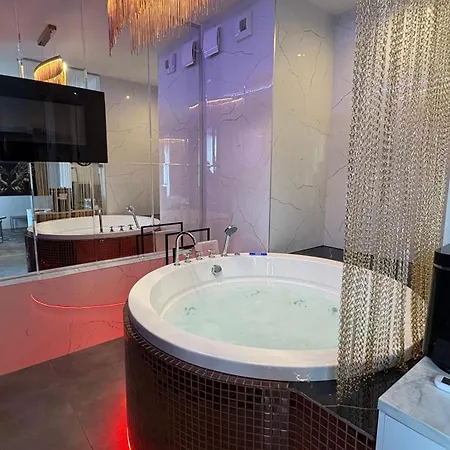 Jacuzzi Glass-house Station 公寓 克拉科夫