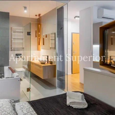 Jacuzzi Glass-house Station *