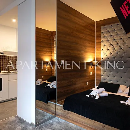 Apartment Jacuzzi Glass-house Station *