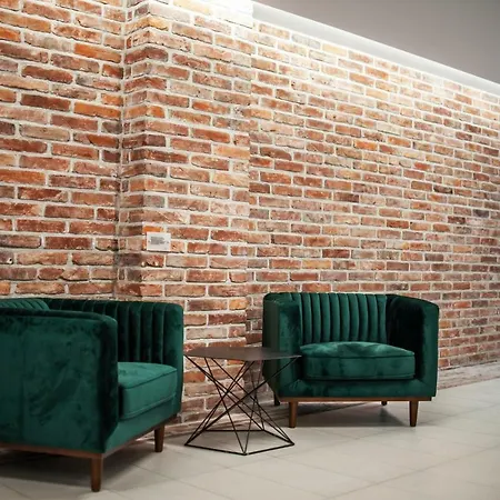 Jacuzzi Glass-house Station