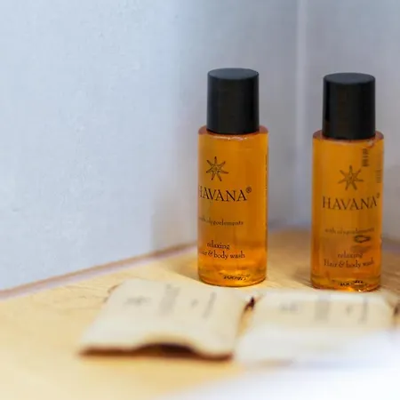 Jacuzzi Glass-house Station